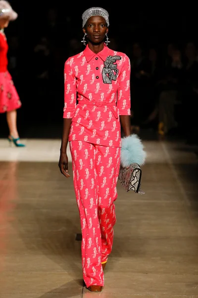 Look 15